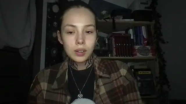 Yuna5343 online show from April 15, 9:15 pm