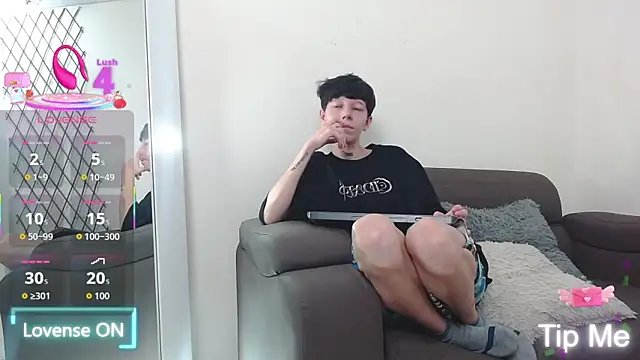 LiamBrown09 online show from February 20, 7:15 pm