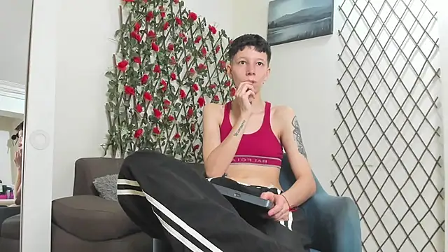 LiamBrown09 online show from July 9, 7:49 pm