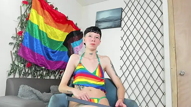 LiamBrown09 online show from June 12, 7:44 pm