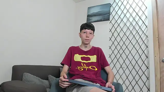 LiamBrown09 online show from June 10, 7:34 pm