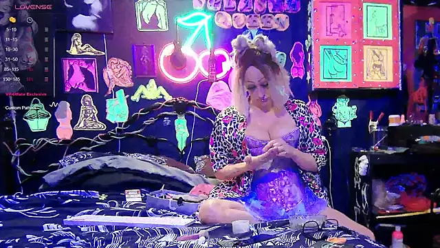 Splash Queen420 online show from June 27, 5:41 am