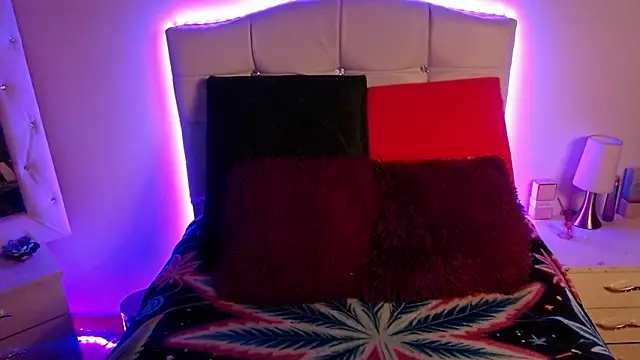 elapetitie online show from November 10, 6:52 am