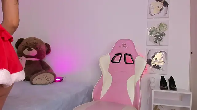 Nataly evans18 online show from December 1, 6:28 am