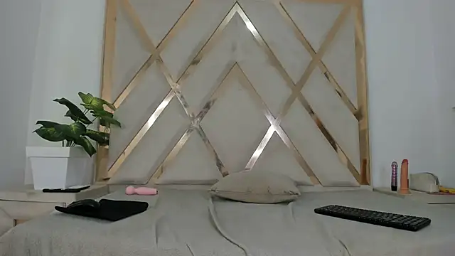 arielasm online show from September 14, 2:15 pm