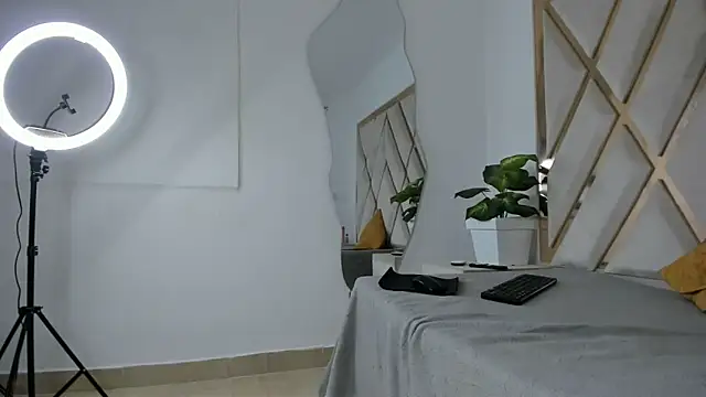 arielasm online show from September 10, 1:44 pm