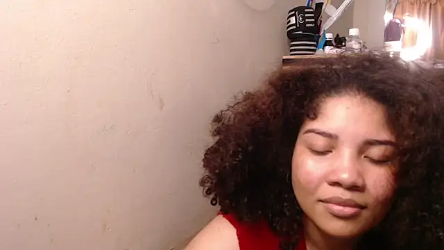 Snapshot of madelene chatting on October 20, 3:31 am madelene online show from October 20, 3:31 am