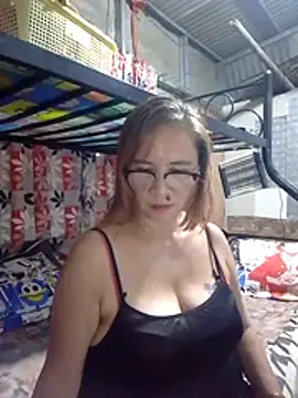 SexyHottMom online show from July 17, 12:42 pm