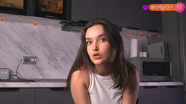 Mirarune online show from October 6, 1:50 pm