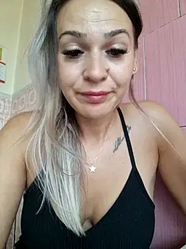 iSelena online show from September 9, 5:40 am