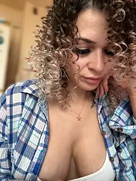 iSelena online show from October 21, 5:55 am