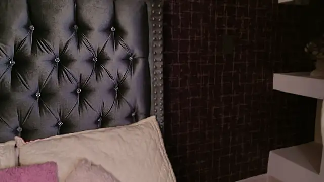 Snapshot of Carly_Monroe_ chatting on September 11, 10:32 pm Carly Monroe online show from September 11, 10:32 pm