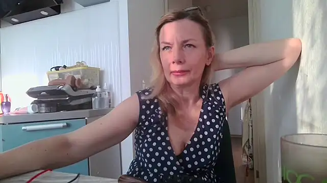 Sweetmurrr online show from June 25, 3:39 am