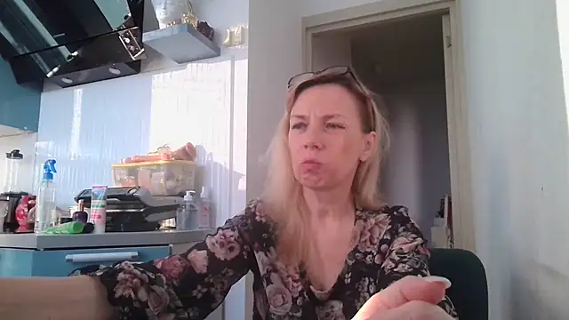 Sweetmurrr online show from June 20, 2:15 am