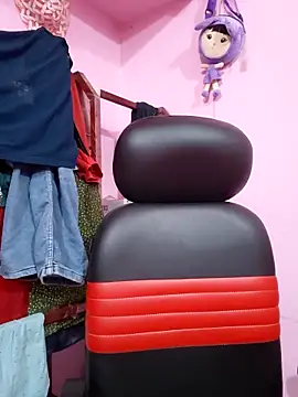 Redchery online show from April 21, 4:58 pm