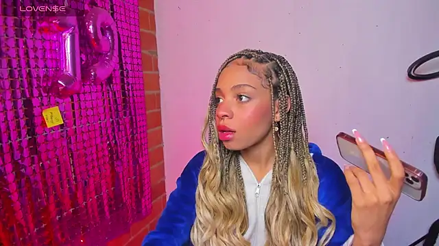 yumi hanna online show from September 30, 11:09 pm