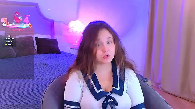Snapshot of VelvetVixenCute chatting on September 15, 5:27 am VelvetVixenCute online show from September 15, 5:27 am