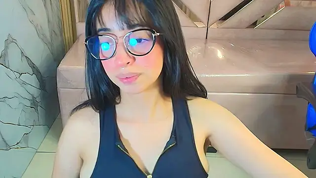 zoe r  online show from October 1, 3:33 am