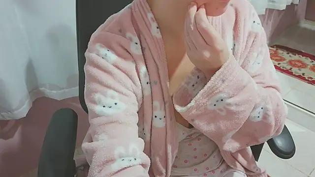  SexyPetite  online show from June 21, 10:19 am