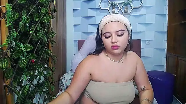 Snapshot of IsabellaaSweet chatting on October 17, 8:01 pm IsabellaaSweet online show from October 17, 8:01 pm