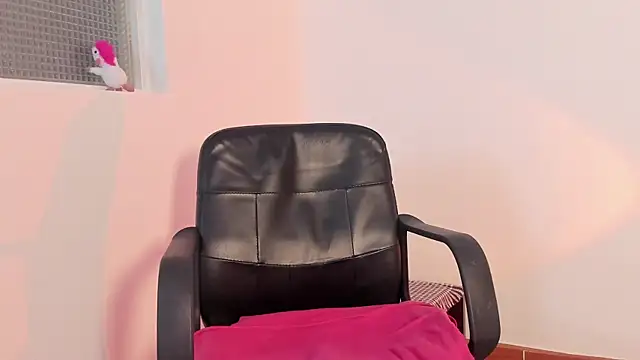 marie pourtoii online show from October 13, 1:08 am