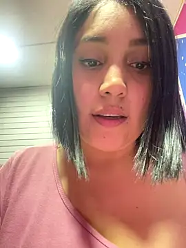 Snapshot of caroline__muller chatting on October 6, 12:27 am caroline muller online show from October 6, 12:27 am