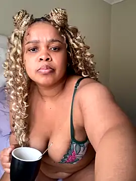 Snapshot of XXXquisiteVixen chatting on October 19, 10:06 am XXXquisiteVixen online show from October 19, 10:06 am