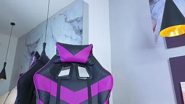 eviegothel  online show from March 13, 1:34 pm