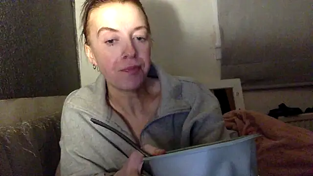 Bellababexox online show from June 11, 1:05 am