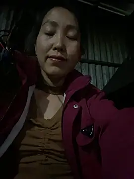 Huong-Ly online show from March 15, 8:27 am