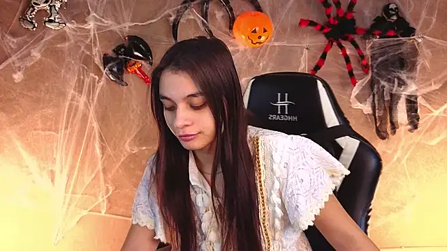 Leila Hefner online show from October 30, 3:09 am