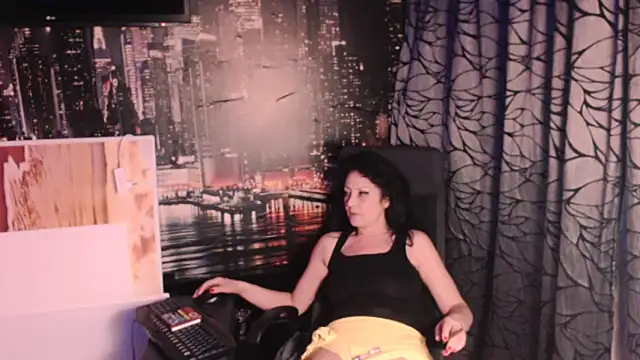 AMOURSWEET2025 online show from May 7, 7:06 pm