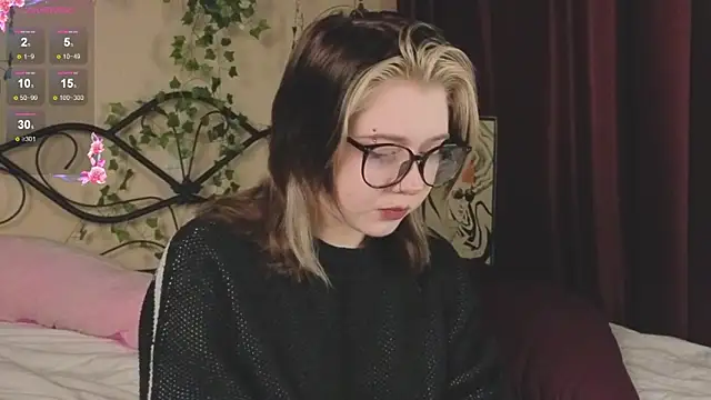 IrisSoCute online show from December 5, 9:43 am