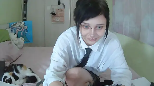Snapshot of SineKiraReal chatting on October 1, 11:37 am SineKiraReal online show from October 1, 11:37 am
