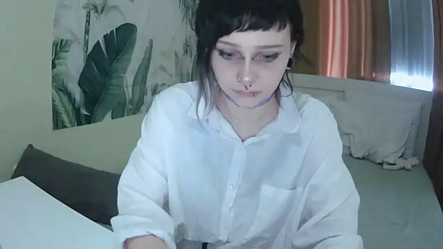 Snapshot of SineKiraReal chatting on September 10, 1:44 pm SineKiraReal online show from September 10, 1:44 pm