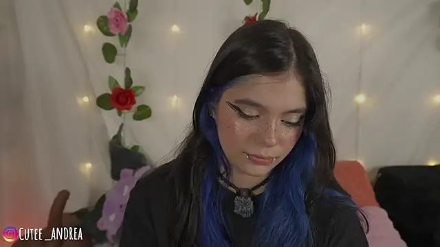cutee andrea online show from June 18, 3:30 am