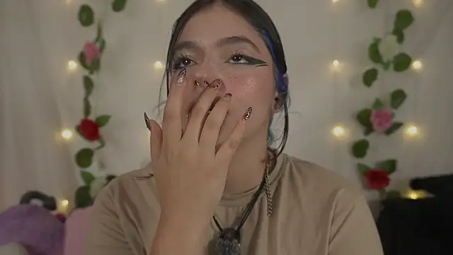 cutee andrea online show from June 19, 2:27 am