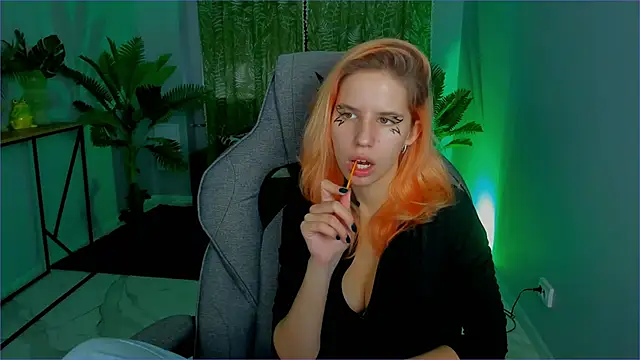 NitaNihil online show from December 3, 9:55 am