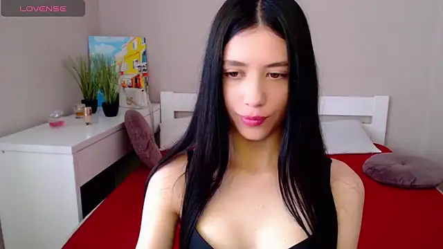 SelinLi online show from June 16, 9:21 am