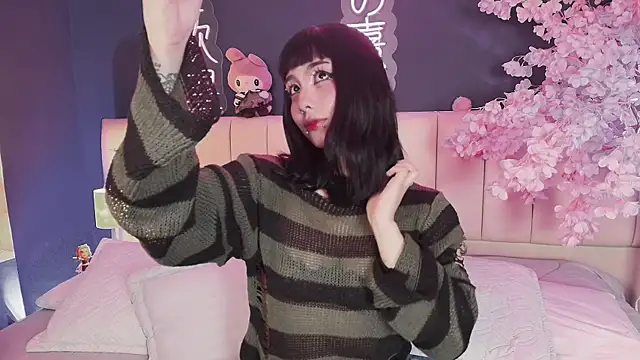 Shizuko  online show from May 1, 9:18 pm
