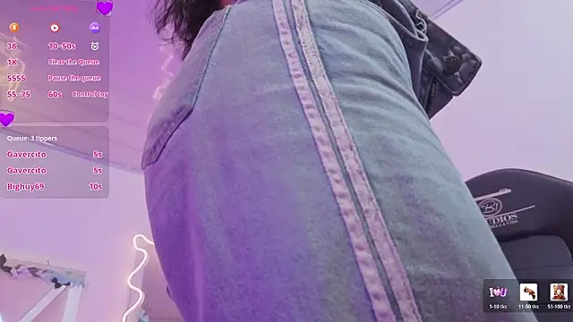 ZURY TAY online show from February 16, 11:43 am