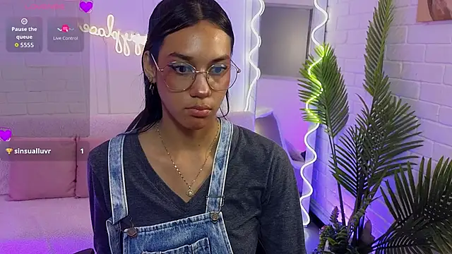 Snapshot of artemiss_tay chatting on September 17, 7:34 pm artemiss tay online show from September 17, 7:34 pm