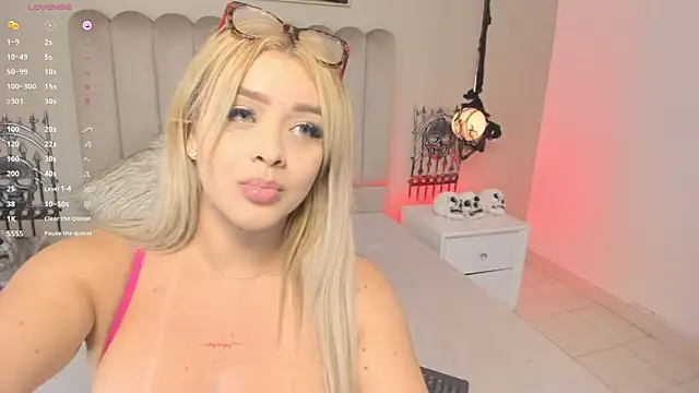 Snapshot of Dani_rosse_ chatting on October 17, 1:25 pm Dani rosse online show from October 17, 1:25 pm