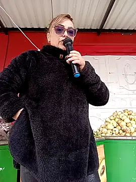 Lady 16 online show from March 15, 3:47 pm