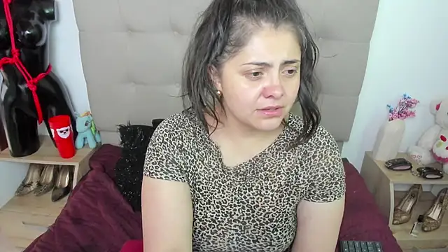 TifanyAmazinng online show from November 6, 12:55 pm