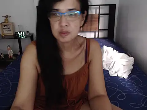 Prettysweetmum online show from September 28, 9:25 am