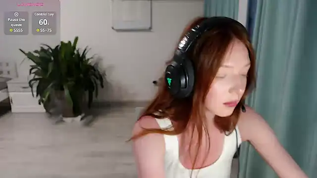Red Lina online show from June 27, 1:39 am