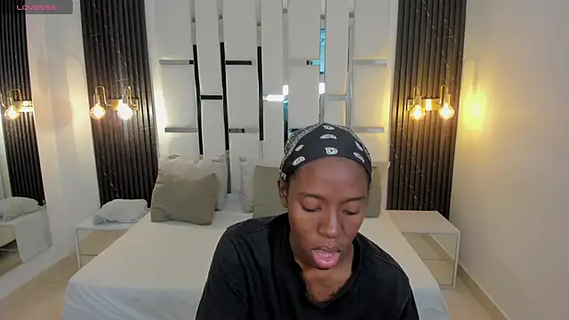  emma willliams  online show from November 25, 1:35 pm