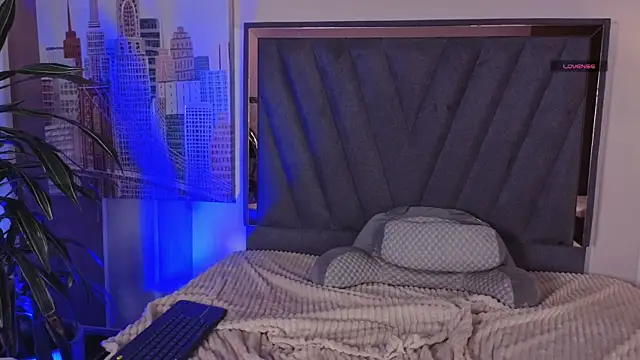 VelvetFox  online show from June 27, 7:42 pm