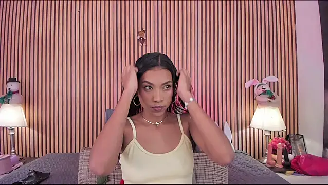 keeyla stone online show from December 18, 9:30 pm